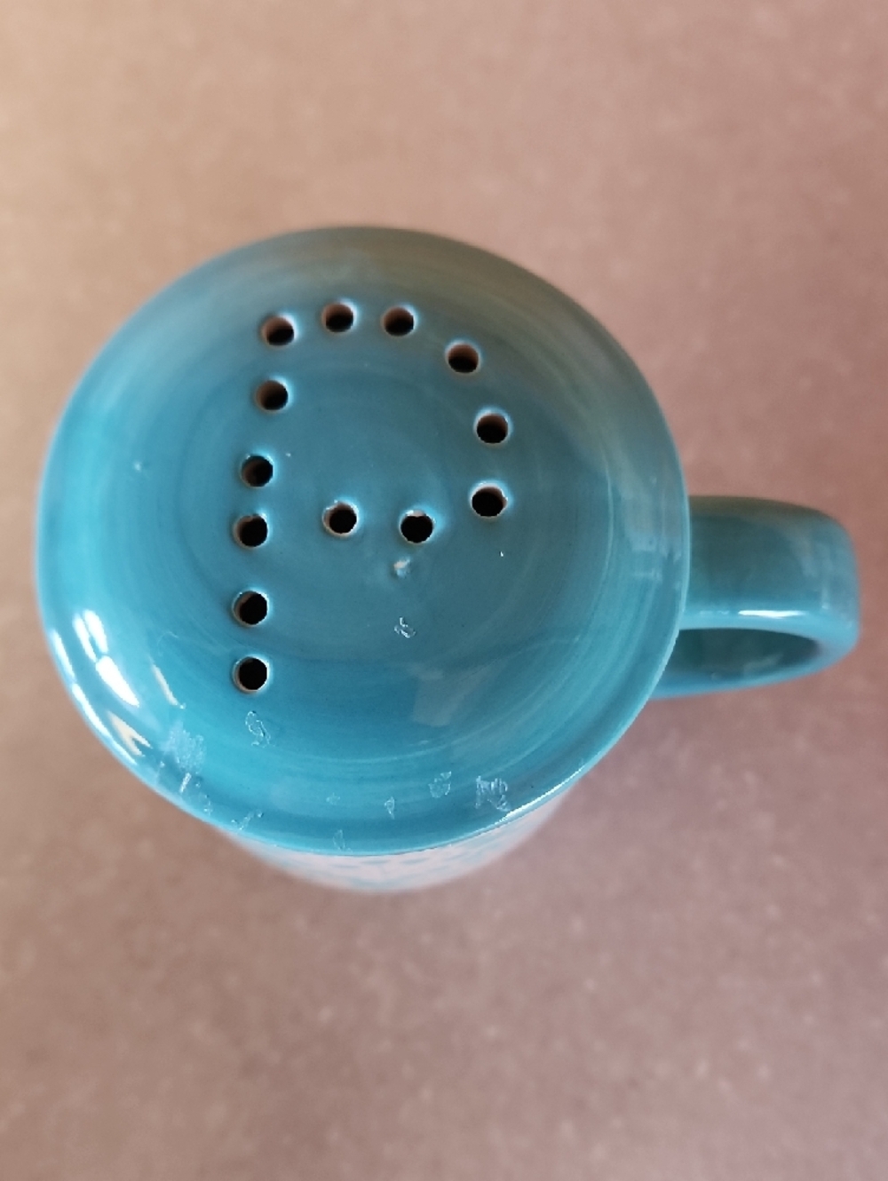 The Pioneer Woman, Ceramic Red Floral and Teal Pattern Salt & Pepper Shakers. - Picture 9 of 13